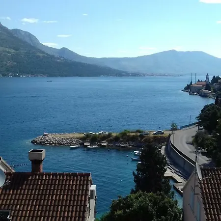 Apartment Mali Tare