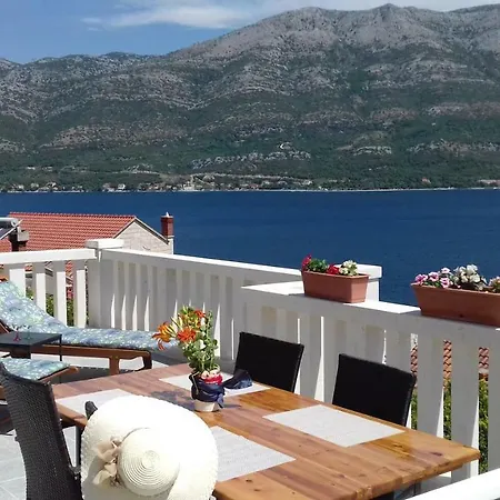 Apartment Mali Tare *